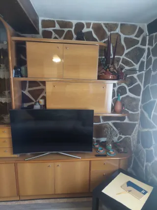 Mueble de comedor madera y cristal