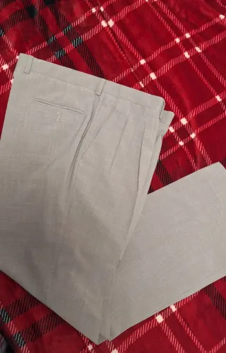 Americana y pantalón beige