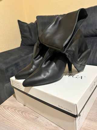 Botines Daniela Vega Negros Talla 38