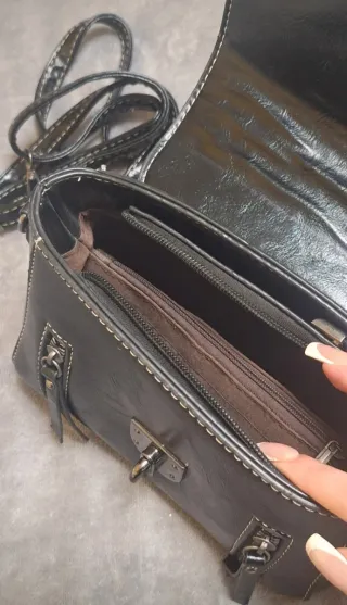 Borsetta ecopelle nera con tracolla