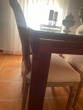 Mesa de comedor de cristal y madera extensible