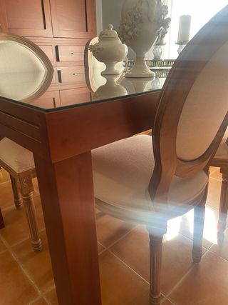 Mesa de comedor de cristal y madera extensible
