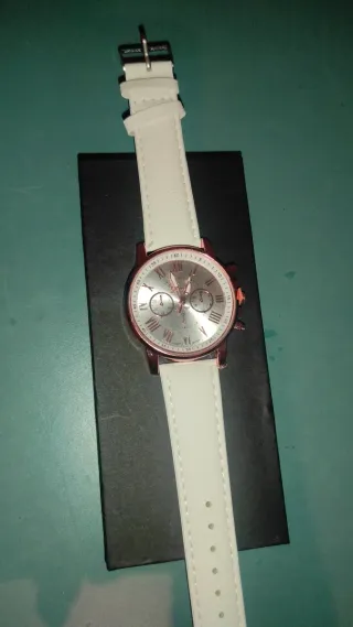 Reloj de pulsera mujer dorado y blanco