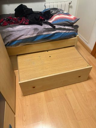 Litera madera y metal.