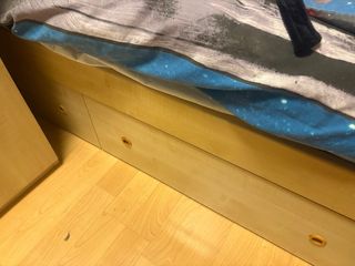 Litera madera y metal.