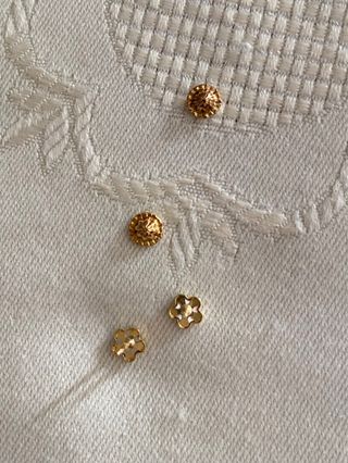 Pendientes flor oro y nacar NUEVOS