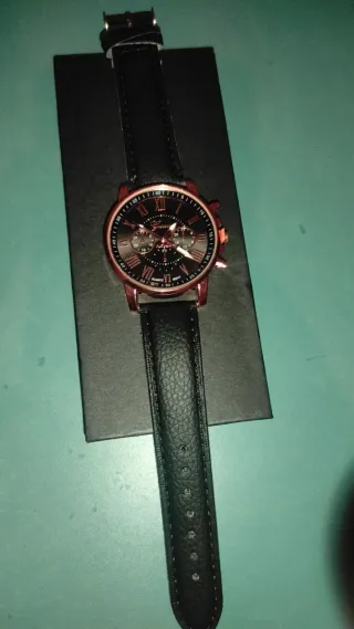 Reloj Mujer Negro y Dorado