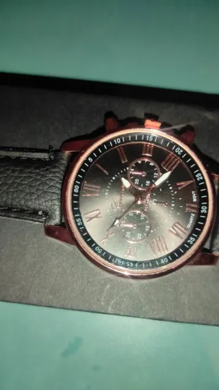 Reloj Mujer Negro y Dorado