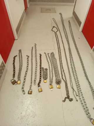 Cadenas y candados de metal