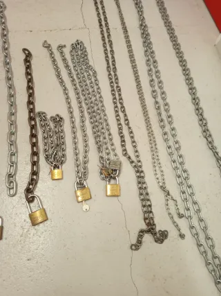 Cadenas y candados de metal