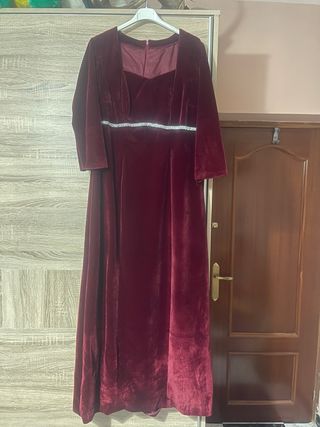 Vestido largo elegante terciopelo burdeos