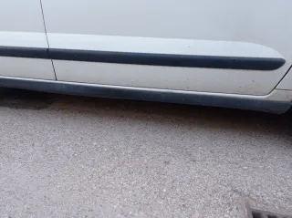 Embellecedores laterales coche