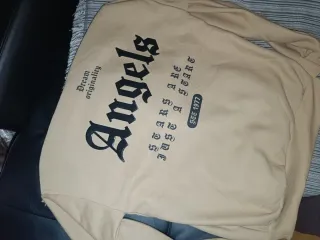 Sudadera Beige con Estampado Angels