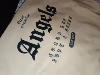 Sudadera Beige con Estampado Angels