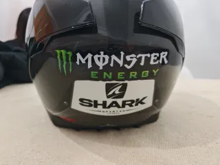 Casco de moto Shark Monster Energy