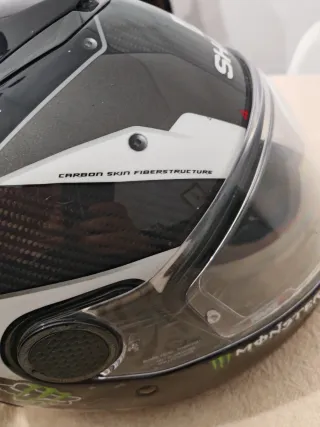 Casco de moto Shark Monster Energy