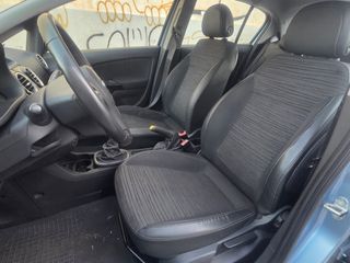 Opel Corsa 1.3 CDTI 75CV manual.