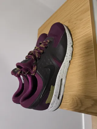 Zapatillas Nike Air Max Zero Negras y Moradas