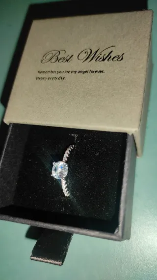 Anillo de plata con circonita