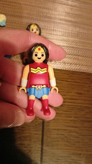 Huevo Kinder Playmobil Superhéroes DC y Marvel