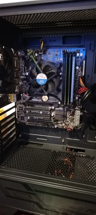 Placa Base ASRock H87M Pro4 + i5-4440+caja MSI MAG