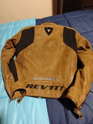 Chaqueta de cuero revit