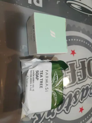 Kit Farmasi Tea Tree Crema y Jabón