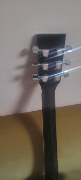 GUITARRA ACUSTICA NUEVA