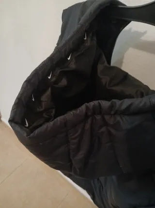 Abrigo Nike Negro Talla M