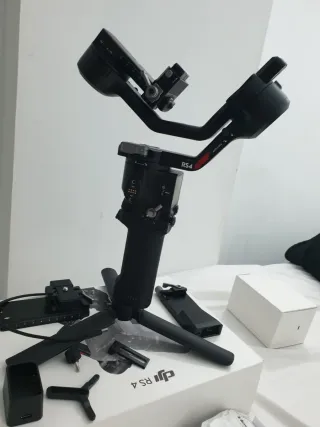Stabilizzatore DJI RS4 Pro