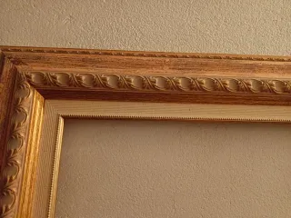 Marco de madera beige doradoy rosita