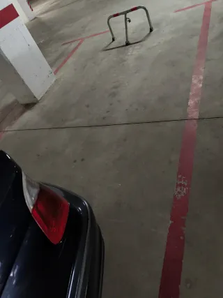 Plaza garage edificio Entrevías, gym Baeza cerca.