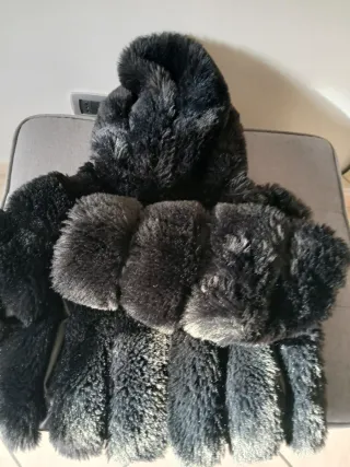 Pellicciotto sintetico nero