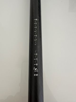 Tija Sillín Carbono 30.9 x 41 cm