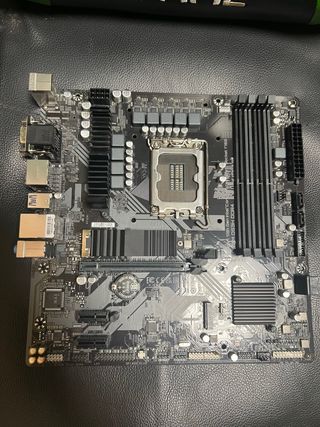 Placa Base Gigabyte B760M DS3H DDR4