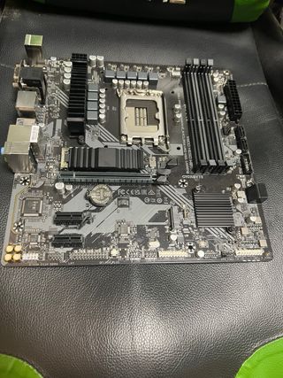 Placa Base Gigabyte B760M DS3H DDR4