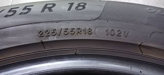 225/55 R18 102V