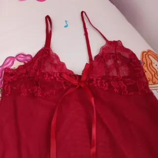 Conjunto de lencería: bata y camisón