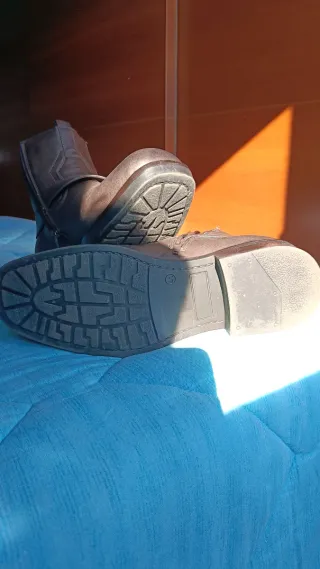 Stivali marroni con fibbia