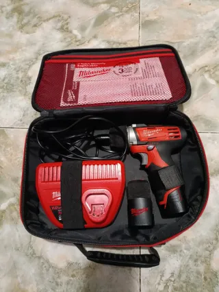 Atornillador Milwaukee