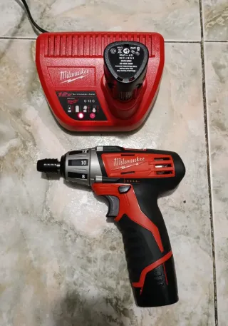 Atornillador Milwaukee