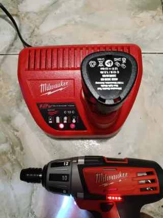 Atornillador Milwaukee