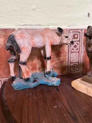 Figuras de perros decorativas