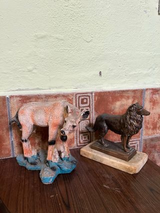 Figuras de perros decorativas