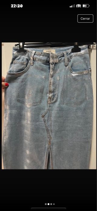 Falda midi vaquera con detalles plateados