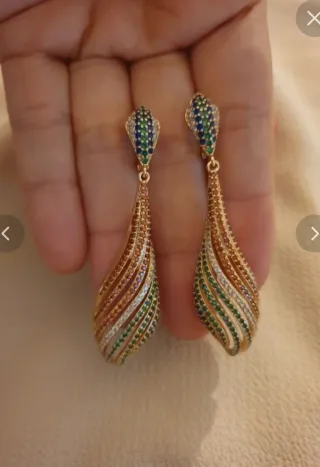 Pendientes chapados en oro multicolor