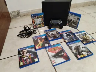 Consola PS4 + 9 Juegos + 1 mando