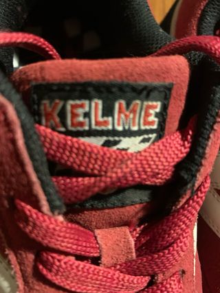 Scarpe Kelme camoscio rosse