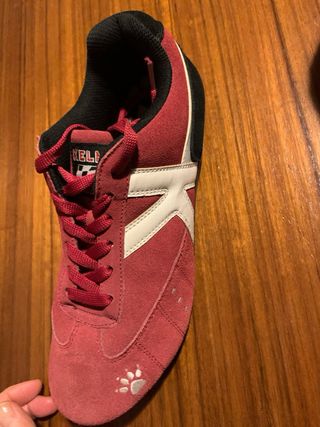 Scarpe Kelme camoscio rosse