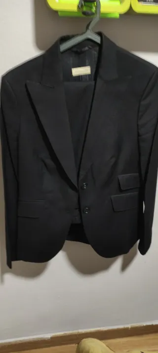 Traje de mujer Massimo Dutti negro